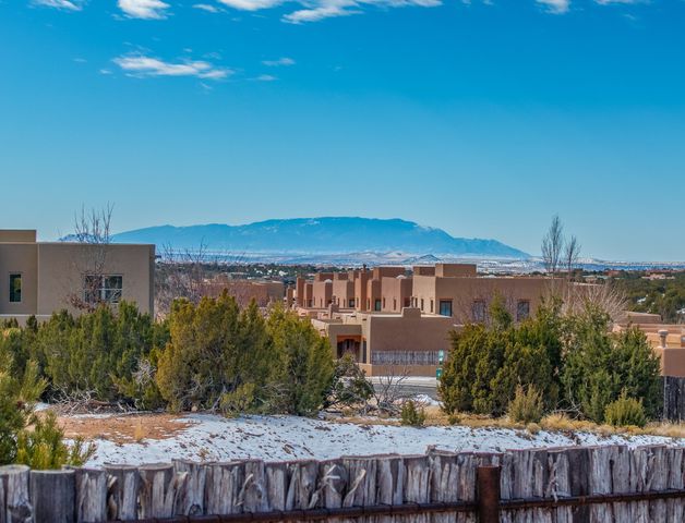 1 Camino Barranca, Santa Fe, NM 87507