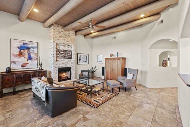 1 Camino Barranca, Santa Fe, NM 87507