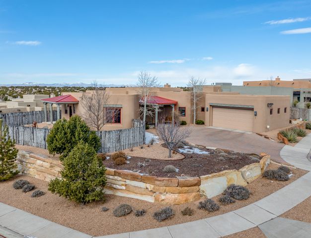 1 Camino Barranca, Santa Fe, NM 87507