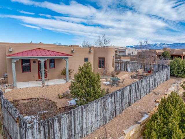 1 Camino Barranca, Santa Fe, NM 87507