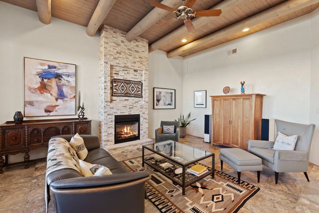 1 Camino Barranca, Santa Fe, NM 87507