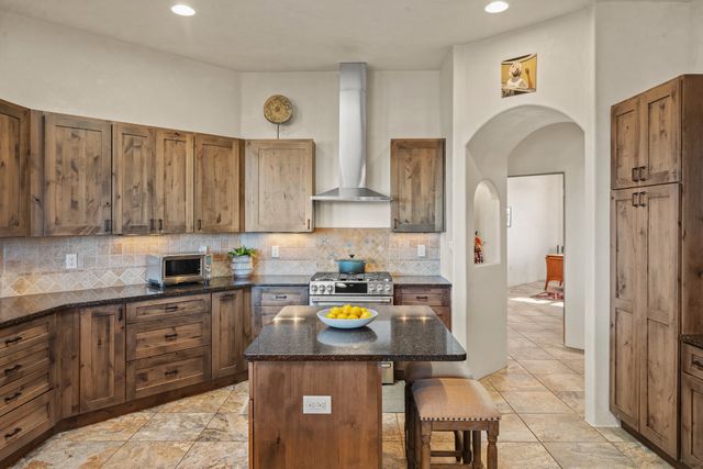 1 Camino Barranca, Santa Fe, NM 87507