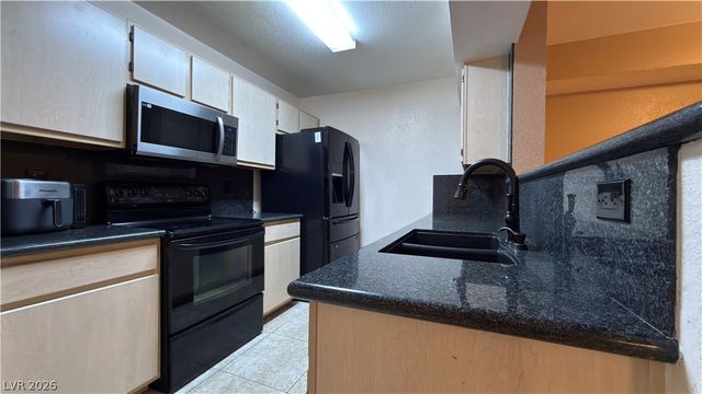 8101 West Flamingo Road 1060, Las Vegas, NV 89147