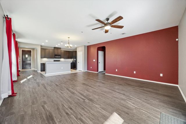 907 Thrasher Glade DR, Pflugerville, TX 78660