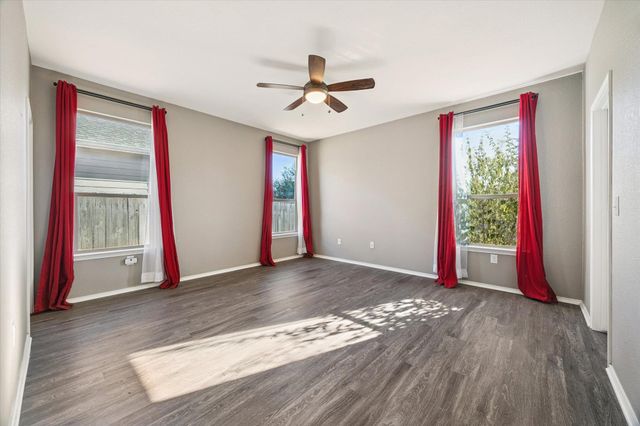 907 Thrasher Glade DR, Pflugerville, TX 78660