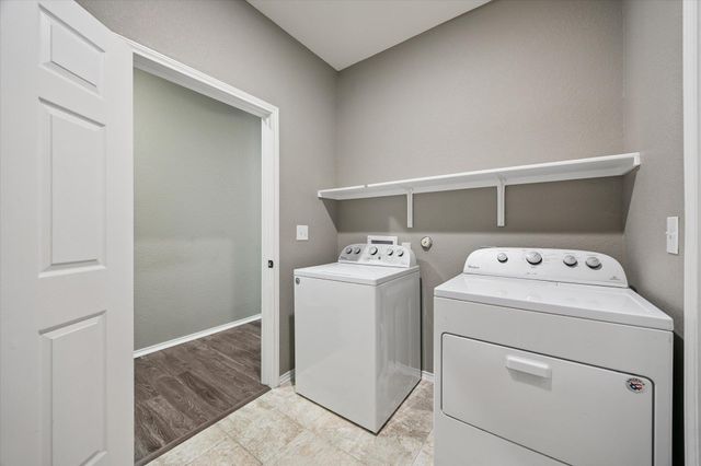 907 Thrasher Glade DR, Pflugerville, TX 78660