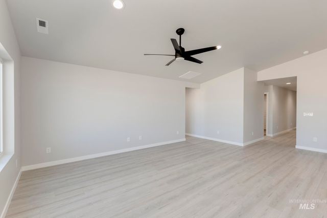 18460 N Sweet William Ave, Nampa, ID 83687