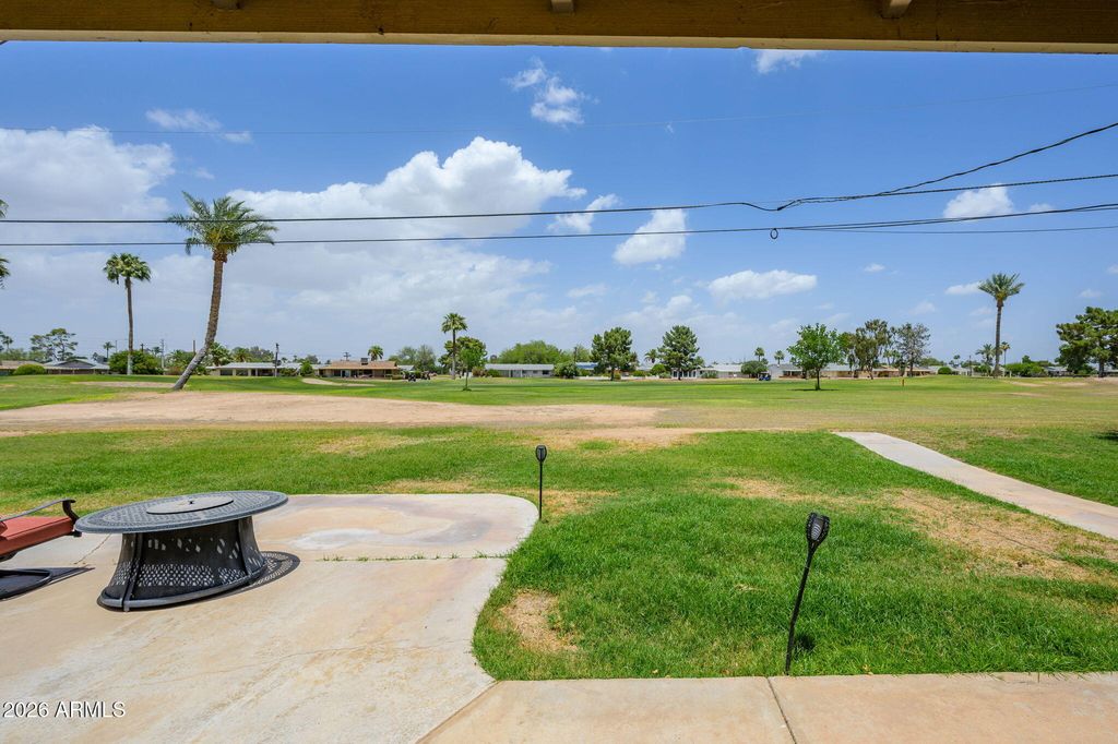 Image 12 of property listing at 10262 W SNEAD Circle N, Sun City, AZ 85351