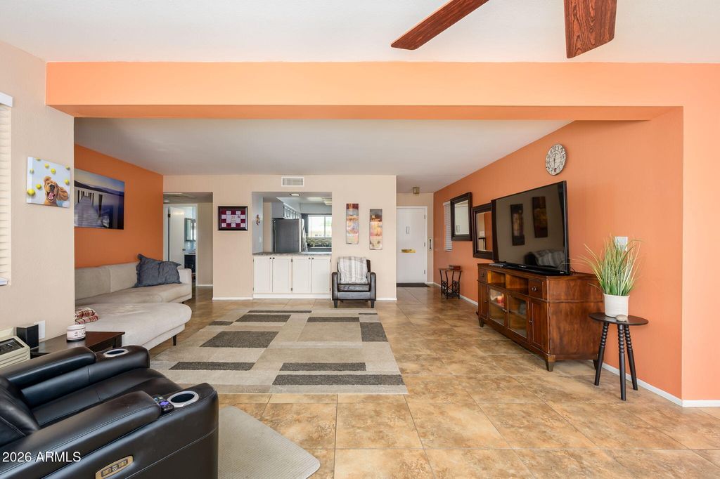 Image 13 of property listing at 10262 W SNEAD Circle N, Sun City, AZ 85351
