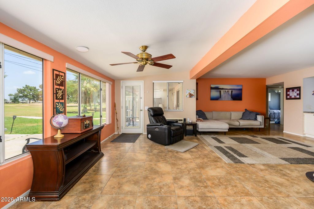 Image 14 of property listing at 10262 W SNEAD Circle N, Sun City, AZ 85351