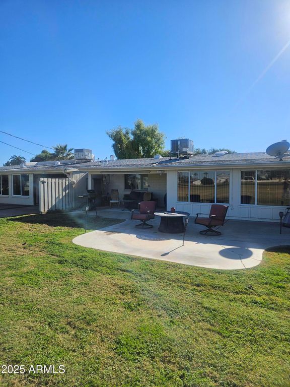Image 32 of property listing at 10262 W SNEAD Circle N, Sun City, AZ 85351