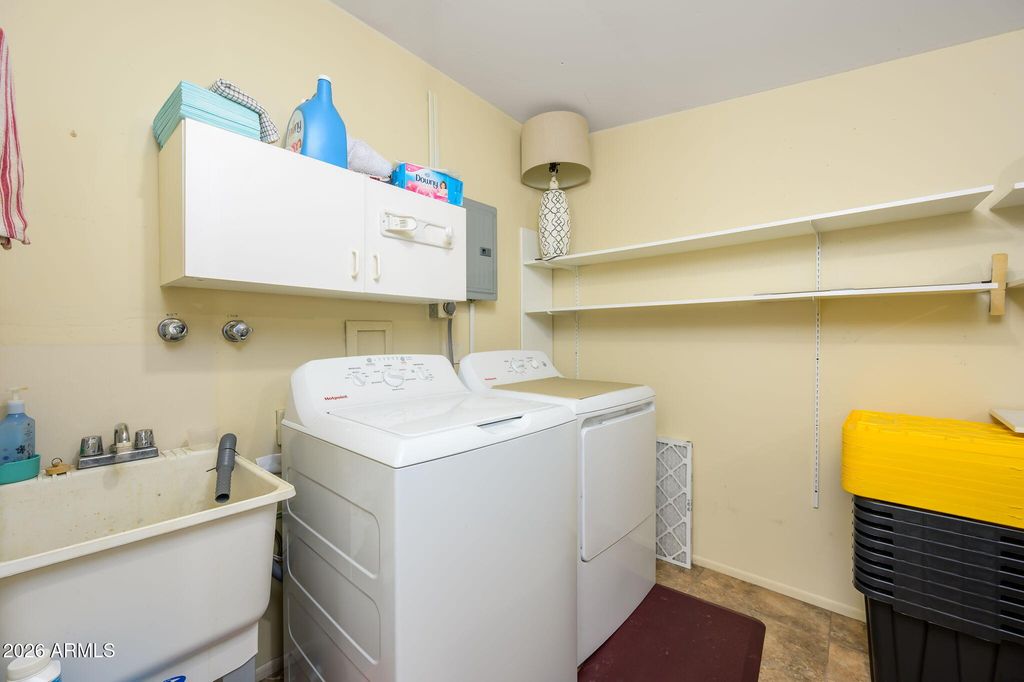 Image 33 of property listing at 10262 W SNEAD Circle N, Sun City, AZ 85351
