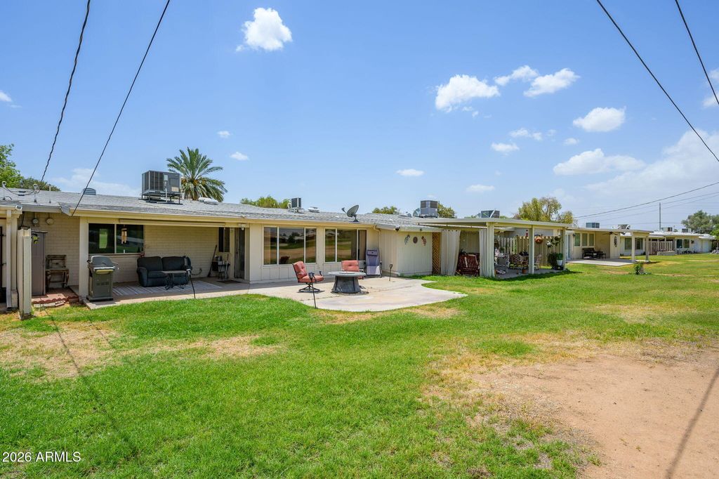 Image 6 of property listing at 10262 W SNEAD Circle N, Sun City, AZ 85351