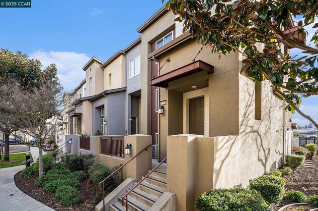 2701 Holly St, San Pablo, CA 94806
