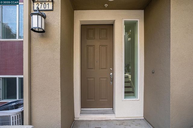 2701 Holly St, San Pablo, CA 94806