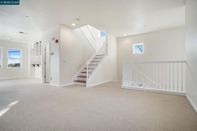 2701 Holly St, San Pablo, CA 94806