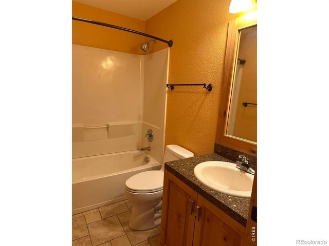 195 Rockledge Circle, Lyons, CO 80540