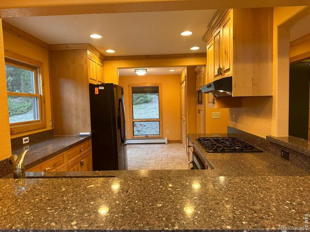 195 Rockledge Circle, Lyons, CO 80540