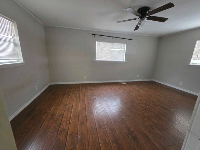 4530 White Oak Lane, Fort Worth, TX 76114