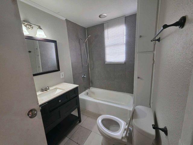 4530 White Oak Lane, Fort Worth, TX 76114