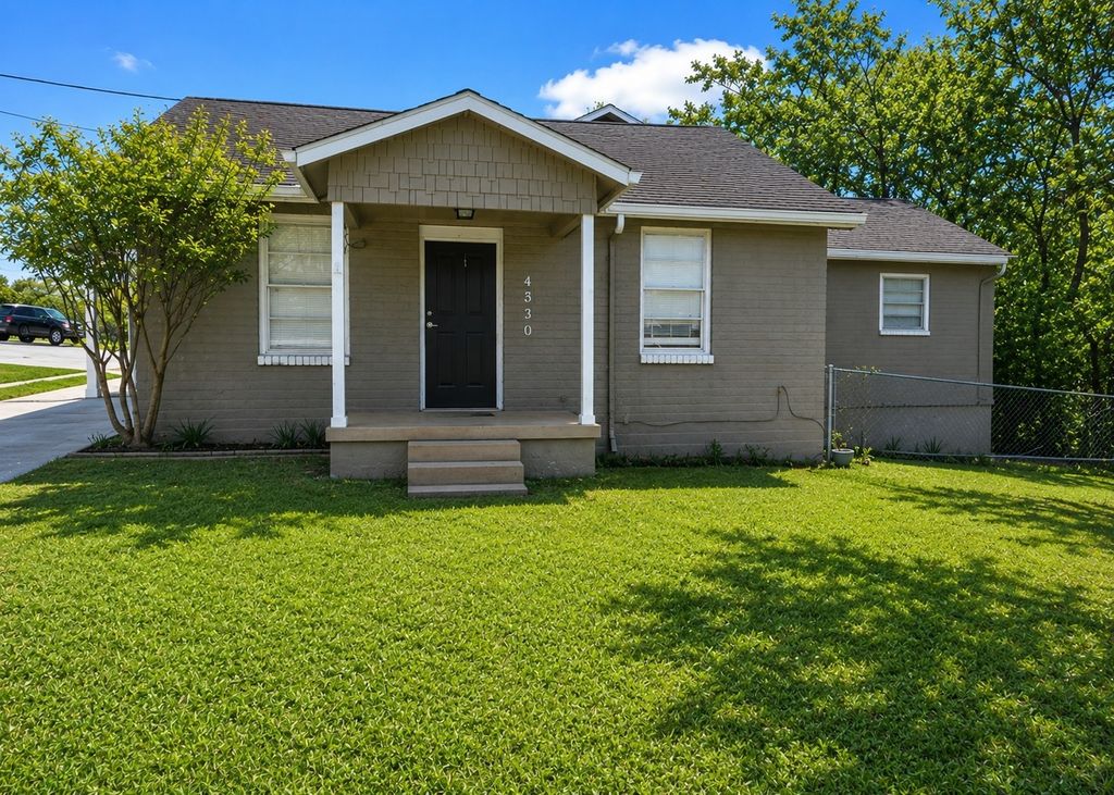 4530 White Oak Lane, Fort Worth, TX 76114