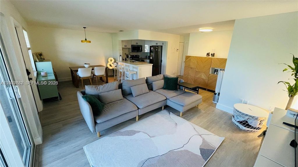 8480 SW 154th Cir Ct 920, Miami, FL 33193