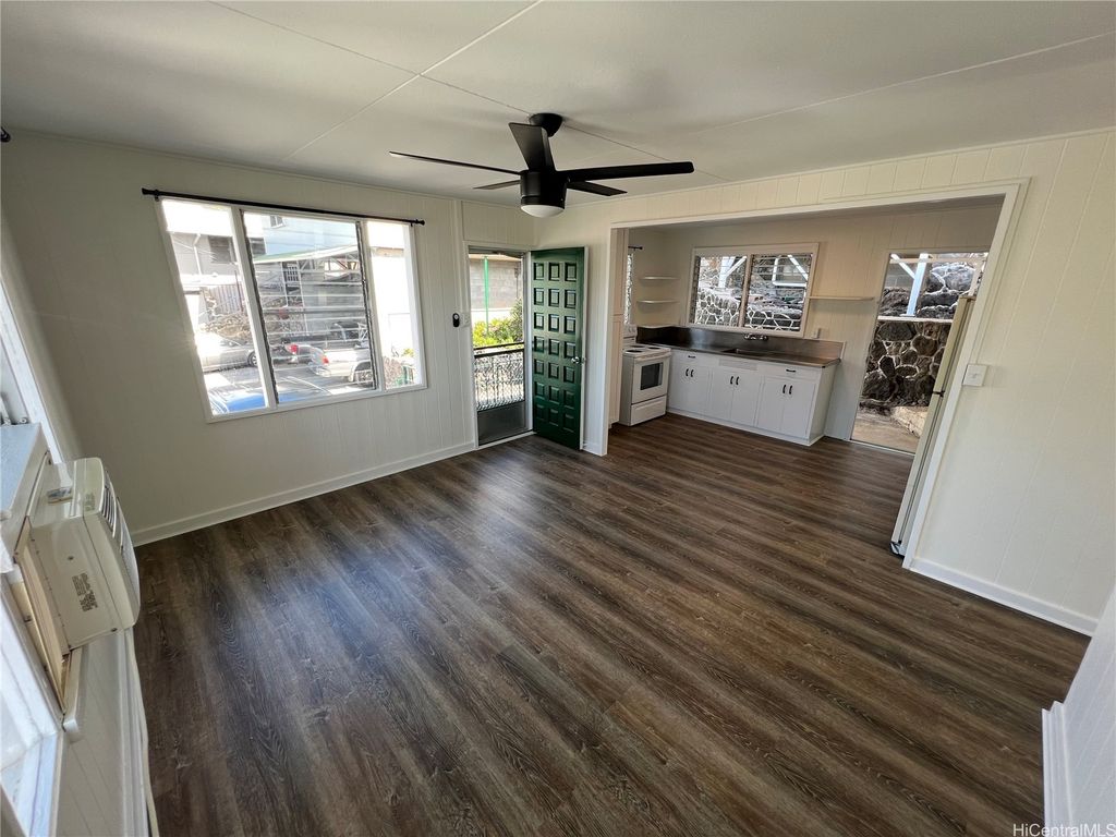 1715 10th Avenue A, Honolulu, HI 96816