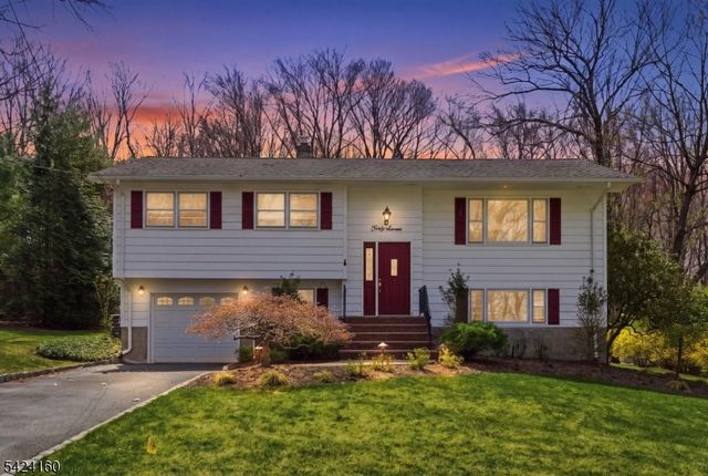 47 Siek Rd, Kinnelon Boro, NJ 07405