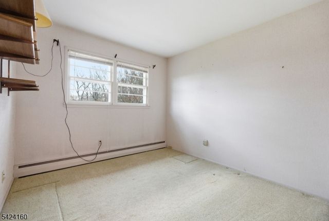 47 Siek Rd, Kinnelon Boro, NJ 07405