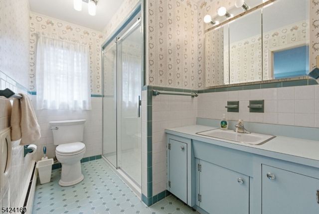 47 Siek Rd, Kinnelon Boro, NJ 07405