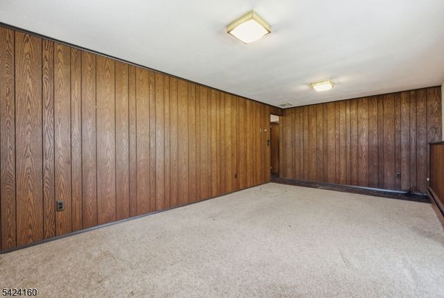 47 Siek Rd, Kinnelon Boro, NJ 07405