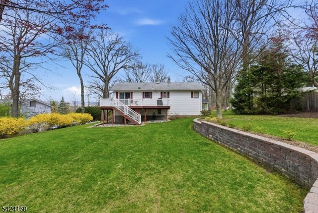 47 Siek Rd, Kinnelon Boro, NJ 07405