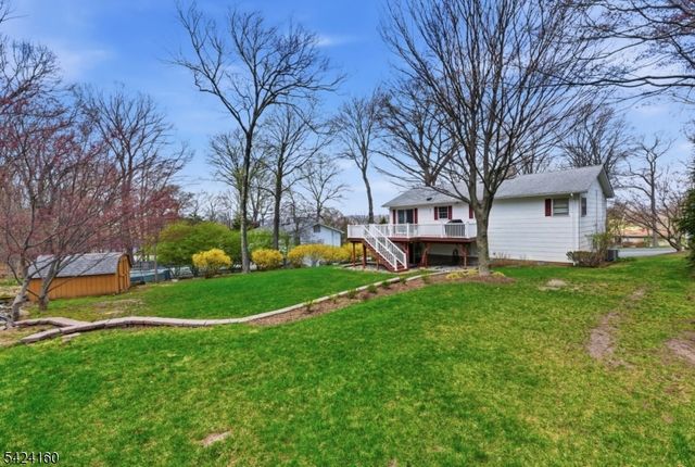 47 Siek Rd, Kinnelon Boro, NJ 07405