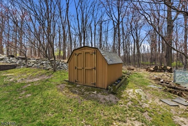 47 Siek Rd, Kinnelon Boro, NJ 07405