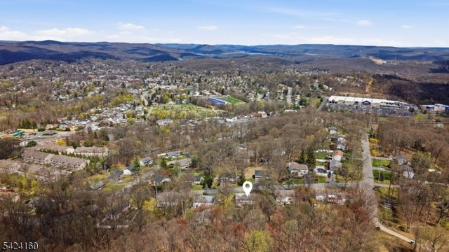 47 Siek Rd, Kinnelon Boro, NJ 07405