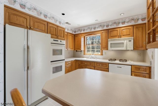 47 Siek Rd, Kinnelon Boro, NJ 07405