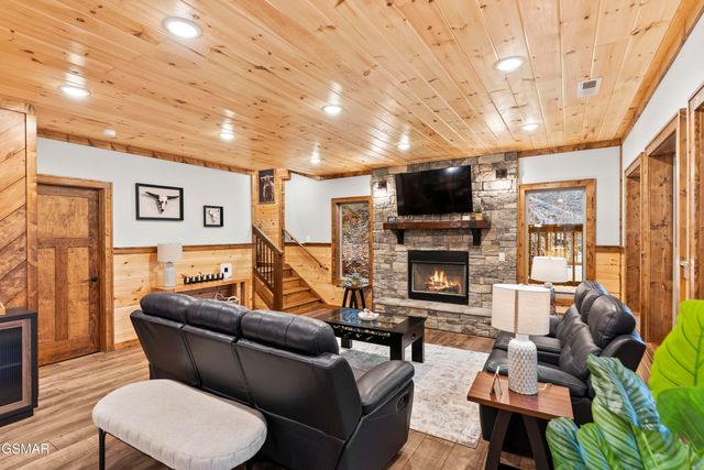 406 Long Hollow Road, Sevierville, TN 37876