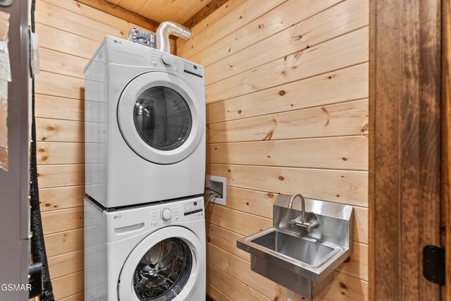 406 Long Hollow Road, Sevierville, TN 37876