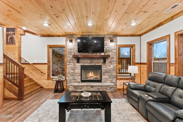 406 Long Hollow Road, Sevierville, TN 37876