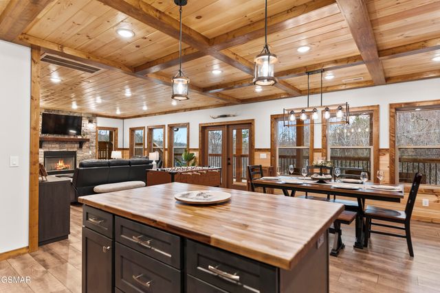 406 Long Hollow Road, Sevierville, TN 37876