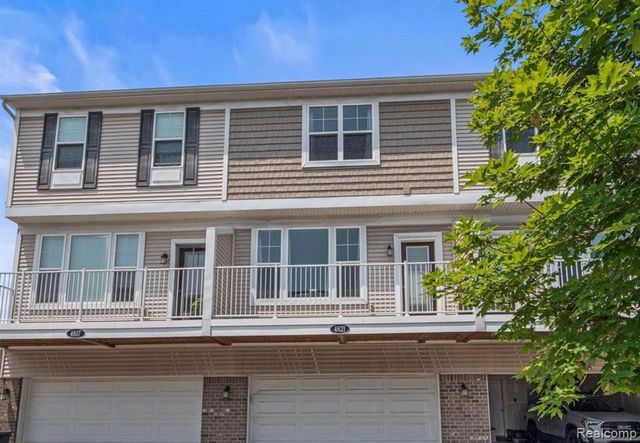 4621 Bradley Circle, Troy, MI 48085