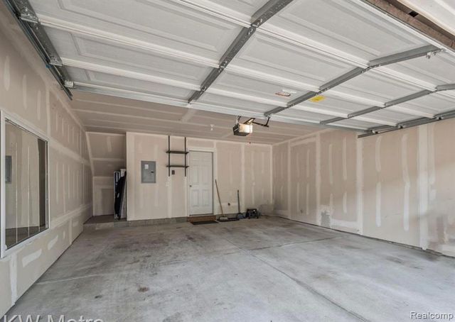4621 Bradley Circle, Troy, MI 48085