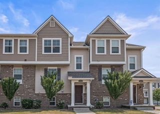 4621 Bradley Circle, Troy, MI 48085