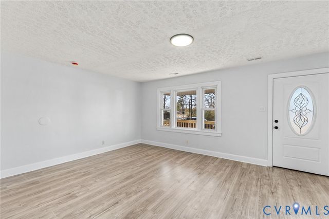 352 3rd St, Emporia, VA 23847