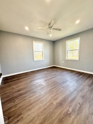 303 NW 3rd Street, Corning, AR 72422