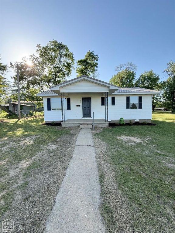 303 NW 3rd Street, Corning, AR 72422