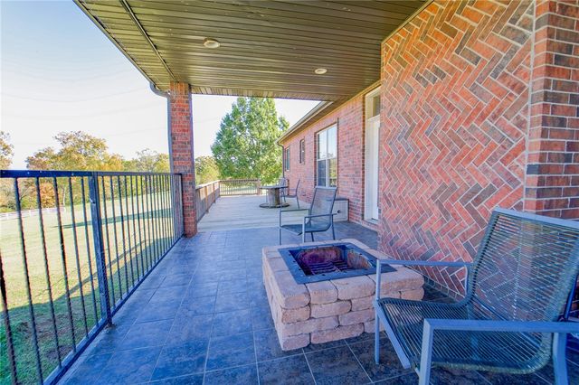 18518 Duncan Road, Fayetteville, AR 72701