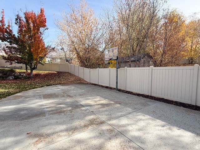 1459 E 5600 S, South Ogden, UT 84403