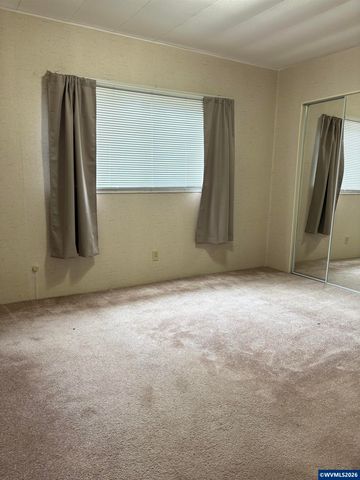 1935 Icabod St NE, Salem, OR 97305