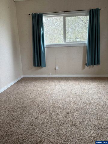 1935 Icabod St NE, Salem, OR 97305